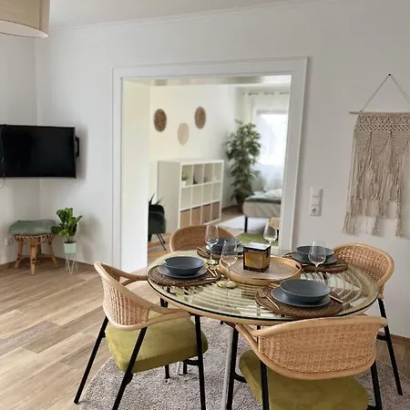 Perfekt Fuer Gruppen! 150m2 Ferienhaus, Terrasse, Balkon, Garten, Wanderwege, Optimale Anbindung 펜션 리흐텐펠즈