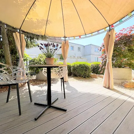 Perfekt Fuer Gruppen! 150m2 Ferienhaus, Terrasse, Balkon, Garten, Wanderwege, Optimale Anbindung *