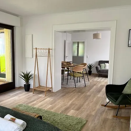 Perfekt Fuer Gruppen! 150m2 Ferienhaus, Terrasse, Balkon, Garten, Wanderwege, Optimale Anbindung Ferienhaus *
